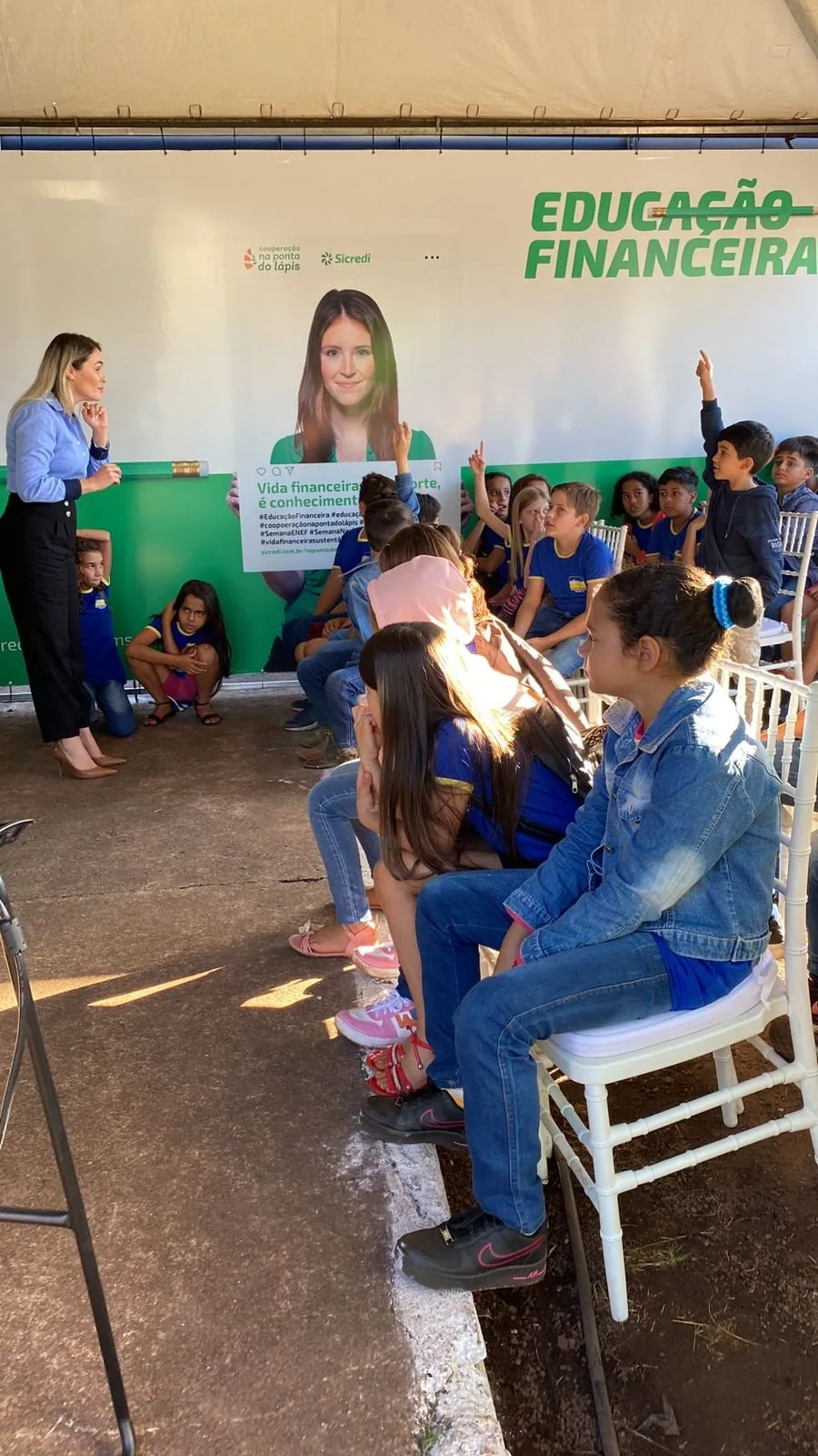 Estande da Sicredi Centro-Sul MS traz jogo no metaverso para crianças e adolescentes na Expoagro