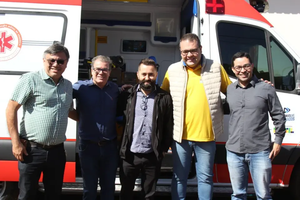 Angelo Ximenes participa da entrega de UTIs móveis do Samu na Expoagro