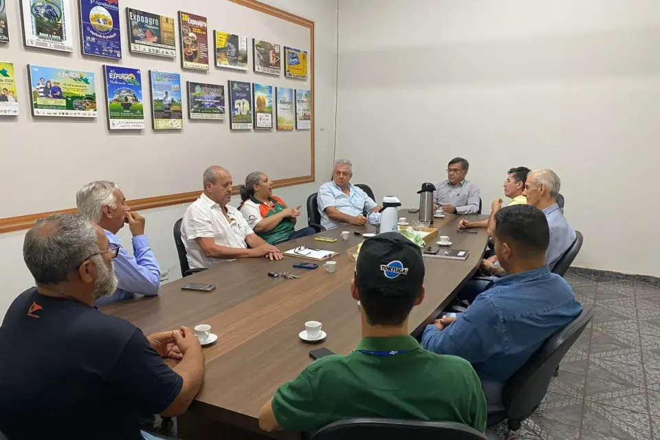 Produtores de Dourados conhecem boas práticas agrícolas e apícolas para safras futuras